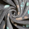 Imagen de Manta para mascotas gris huellitas pasteles AlliSandro 200x160cm